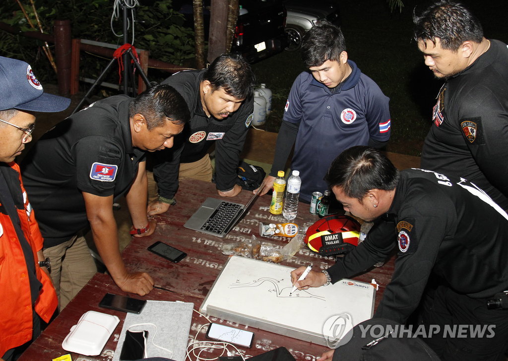 泰國一足球隊訓練后進入山洞 13人集體失蹤