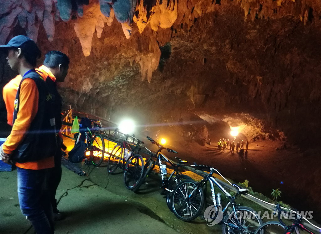 泰國一足球隊訓練后進入山洞 13人集體失蹤