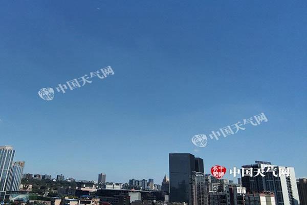 重慶發(fā)布高溫紅色預(yù)警 高溫達(dá)42℃