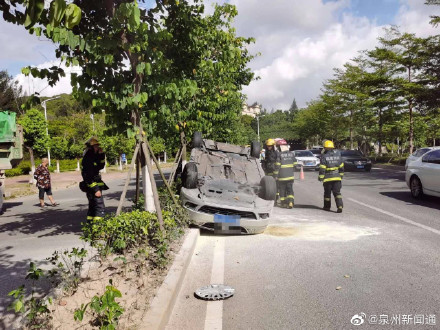 泉州北山隧道發生三車追尾車禍現場