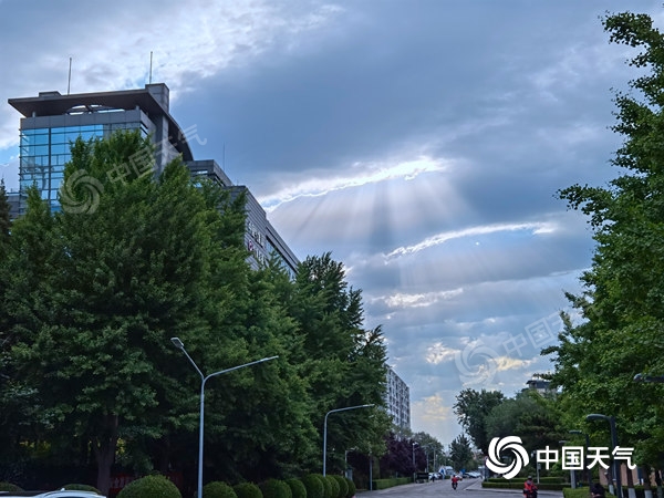 北京市氣象臺(tái)發(fā)布大風(fēng)藍(lán)色預(yù)警信號(hào)