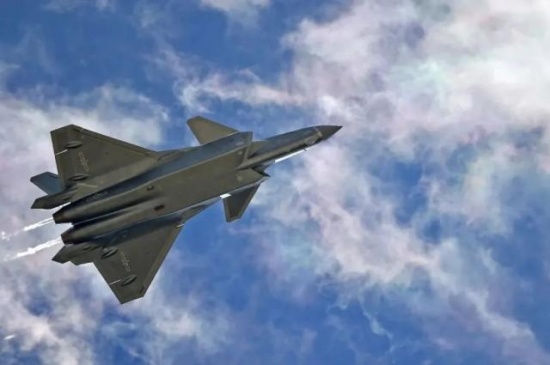 空軍多支英雄部隊列裝殲-20