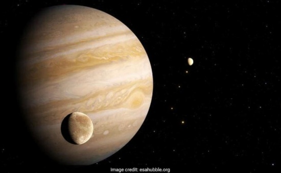 美國宇航局的哈勃望遠鏡揭示了木星衛(wèi)星木衛(wèi)三中存在水蒸氣的第一個證據(jù)