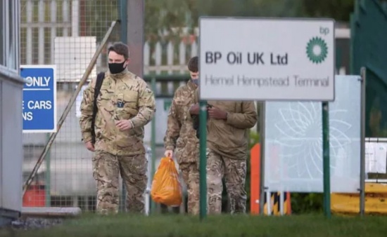 英國軍隊部署以解決燃油危機