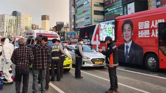 韓總統候選人競選車上2人死亡