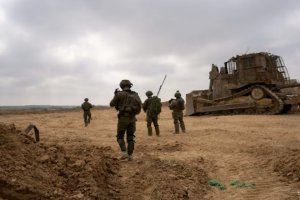 以色列軍隊在地面行