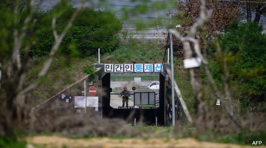 朝鮮聲稱，韓國軍方使用機槍發射了10余發警告子彈。