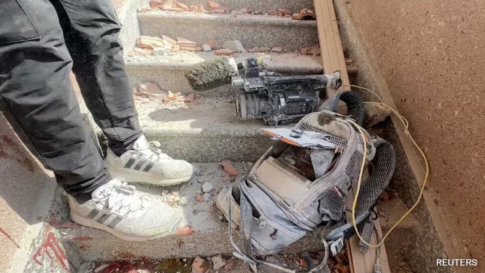 周一在加沙南部發(fā)生的襲擊造成至少20人死亡，其中包括5名記者。