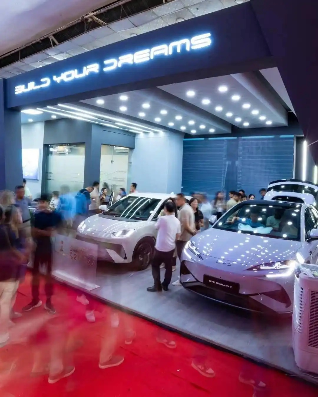 尼泊爾中產(chǎn)買爆中國電動汽車